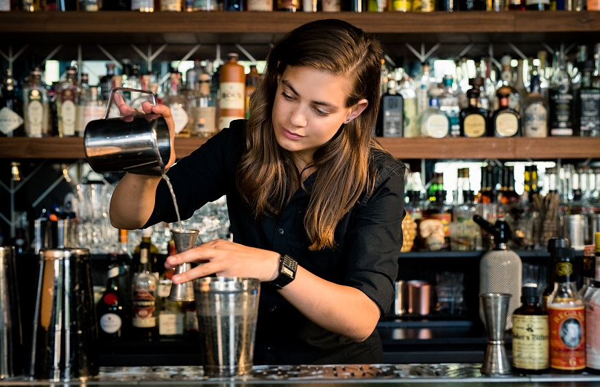 Expanding Your Menu: Steps To Serving Alcohol at Your Restaurant