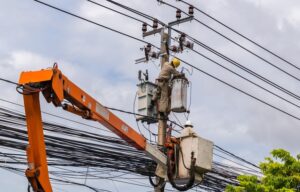 Do People Still Pay Their Electricity Bills Offline